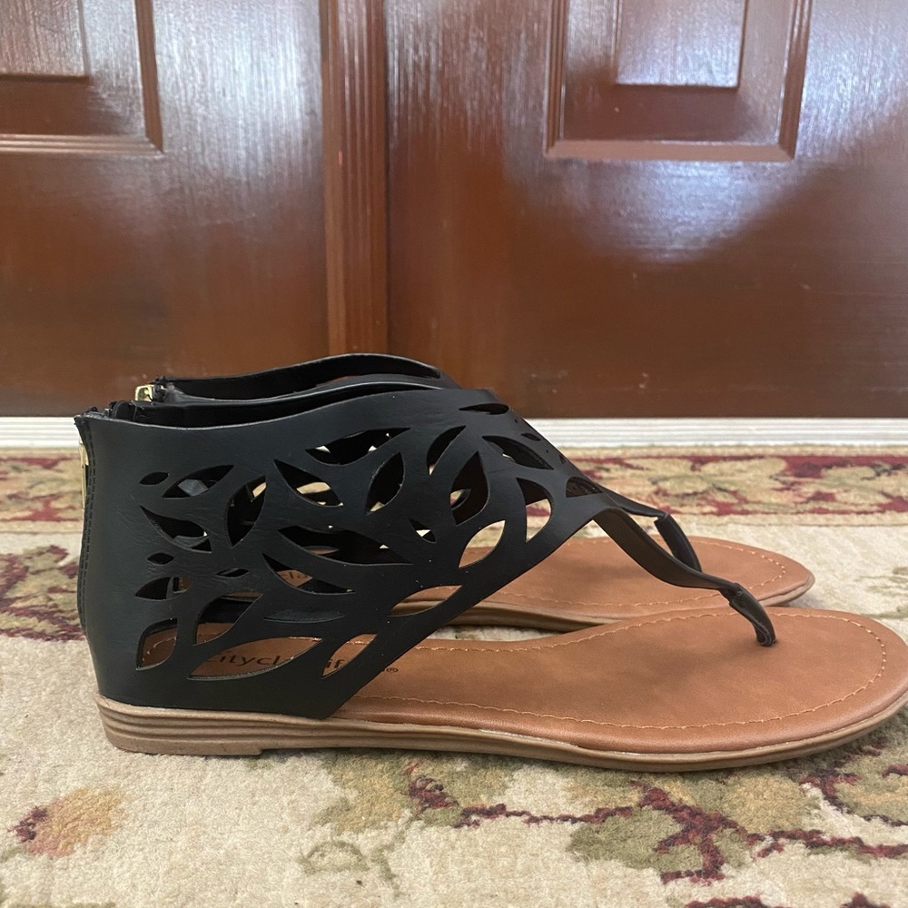 Cityclassified Women’s Flat - Picture 2 of 6